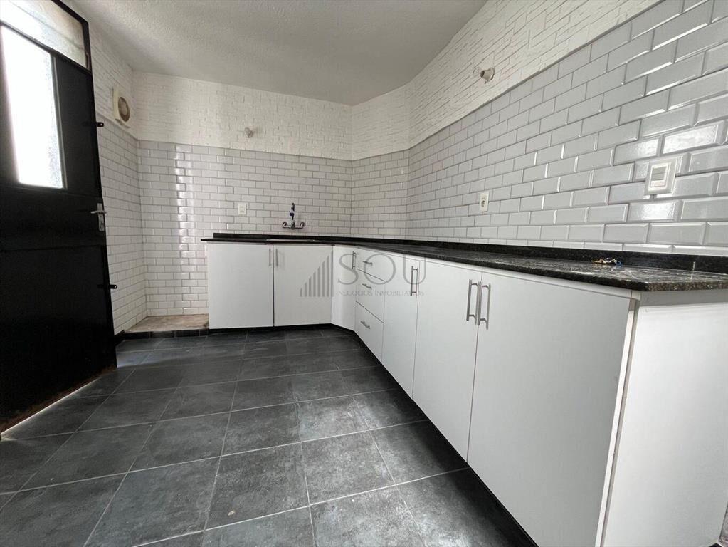 VENDE CASA 4 DORMITORIOS, PATIO CON PARRILLERO PASO MOLINO