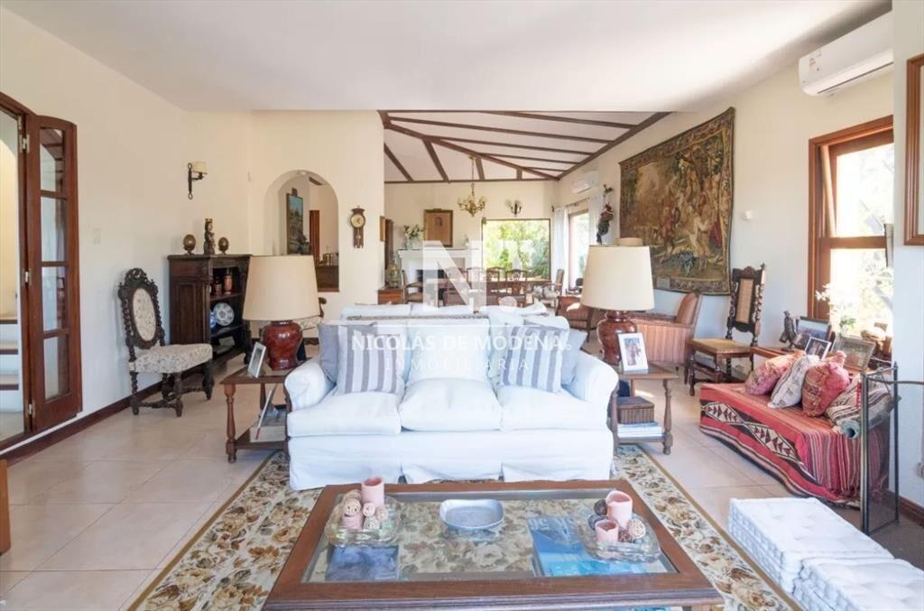 Espectacular chalet a pasoa del mar. San Rafael,