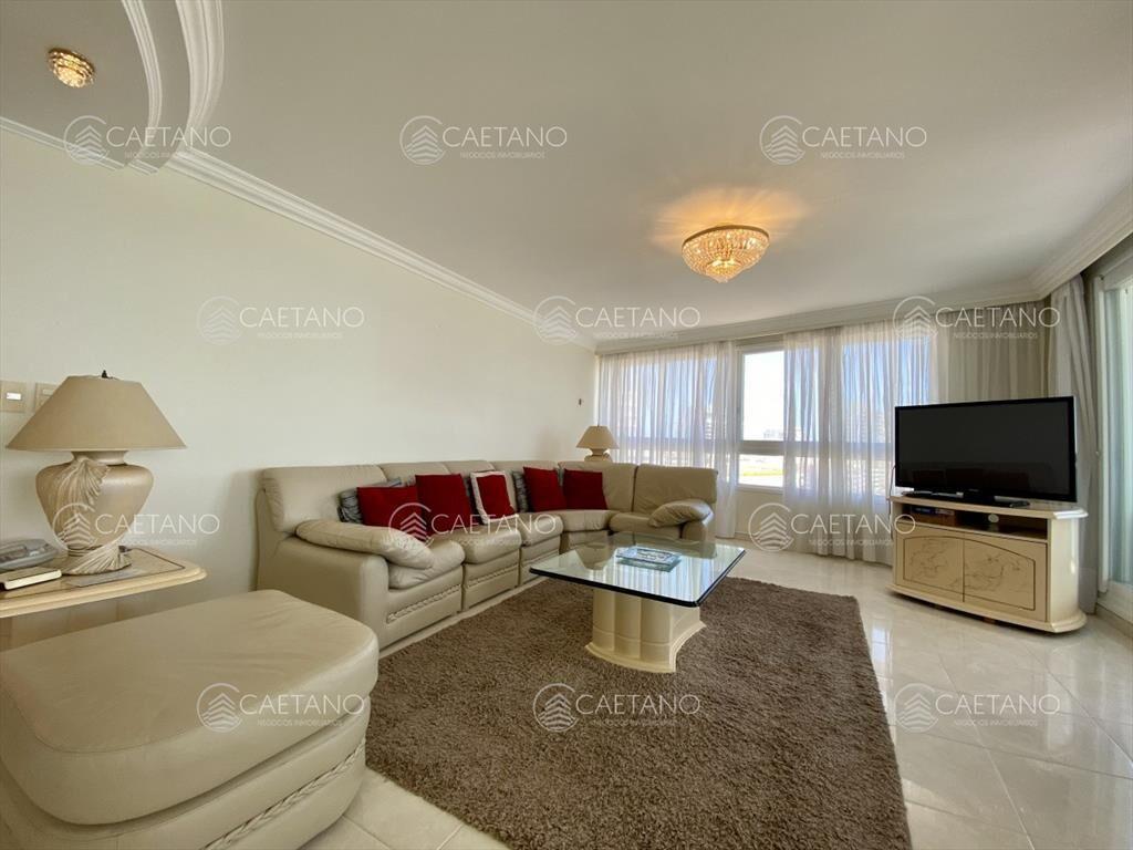 Venta apartamento 3 dormitorios. Playa mansa, del