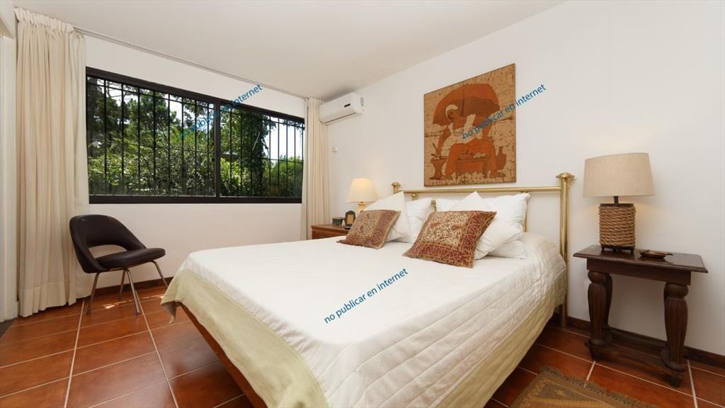 CASA DE 3 DORMITORIOS EN LUGANO, PUNTA DEL ESTE