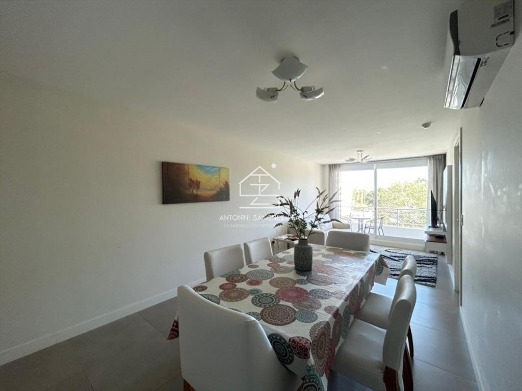 Alquiler apartamento dos dormitorios Punta del