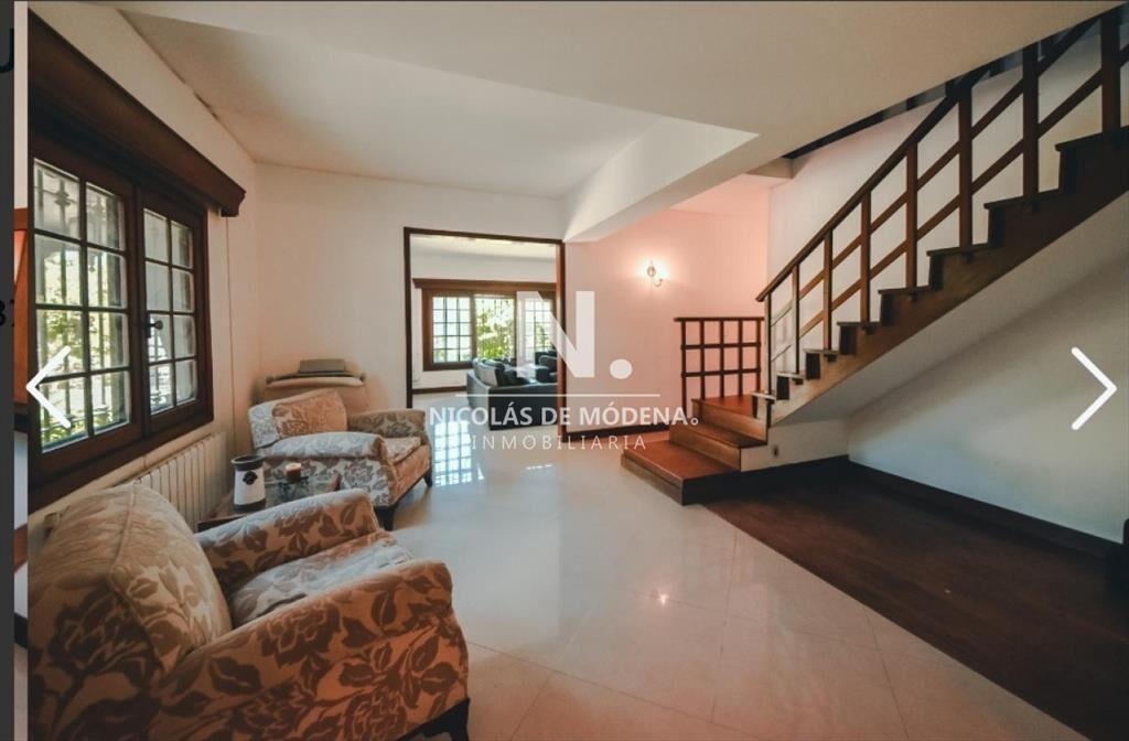 En venta casa de 5 dormitorios a metros del mar