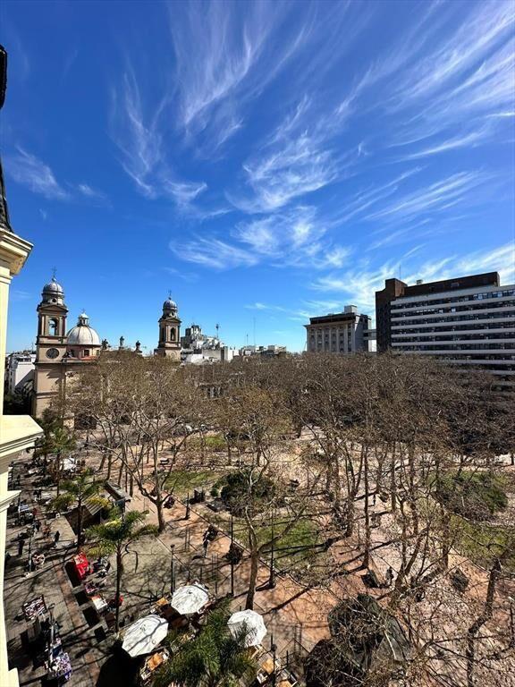 Loft frente a plaza Matriz, 38 M2, súper luminoso !!!
