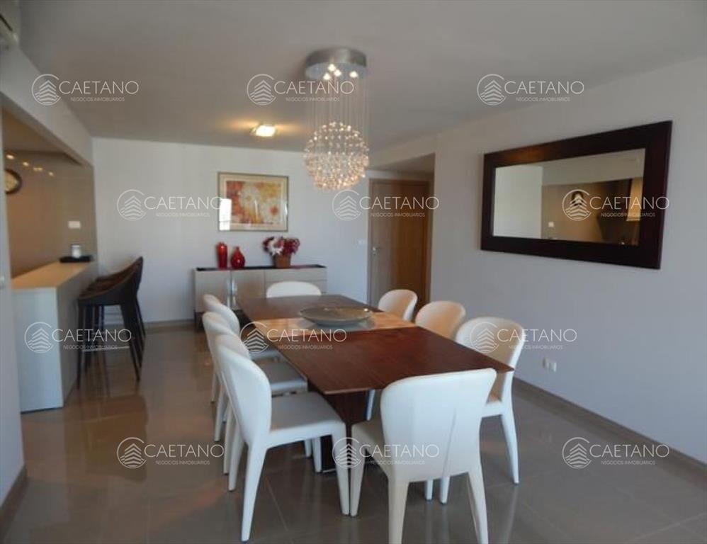En venta apartamento en Punta del Este, zona La