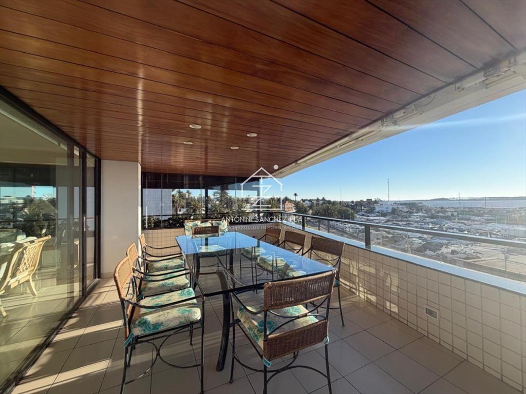 Apartamento en Venta de 3 Dormitorios en Punta del este , P