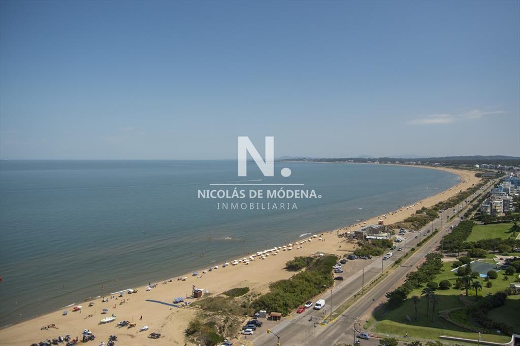Hermoso departamento a estrenar frente al mar.
