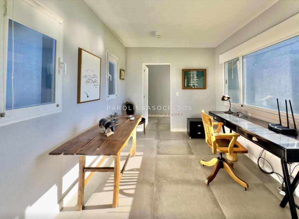 Casa en Venta de 4 Dormitorios en Pueblo Mio ,