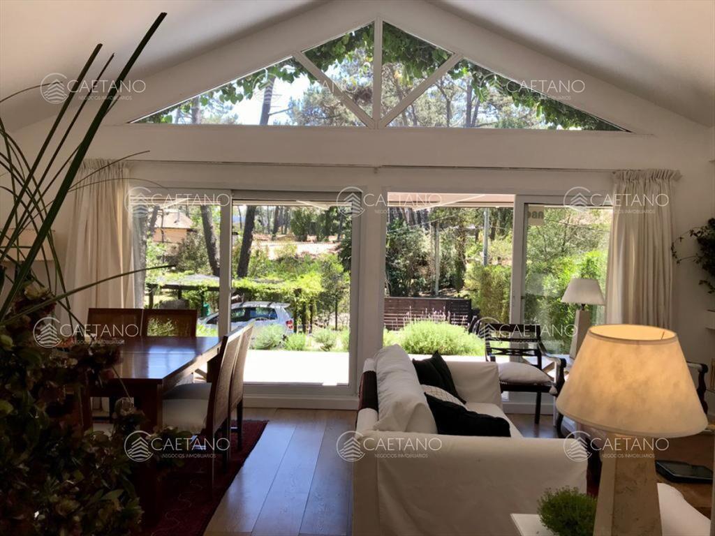 Excelente casa de 4 dormitorios en Montoya