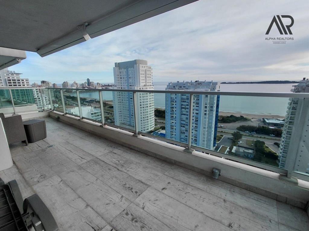 Apartamento en venta c/ cochera en Playa Mansa