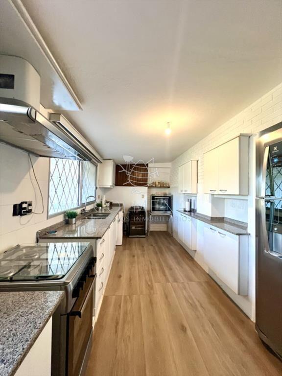 Amplia casa en Cantegril, Punta del Este. 509m2 y