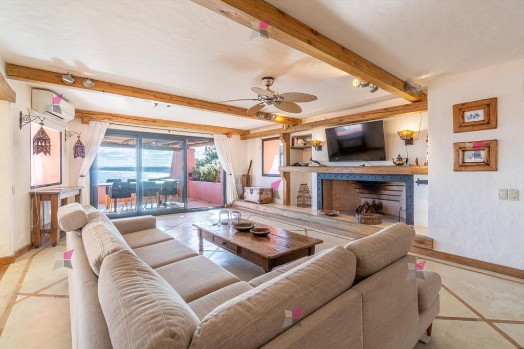 VENTA DE APARTAMENTO DE 4 DORMITORIOS EN PUNTA BALLENA PUNT