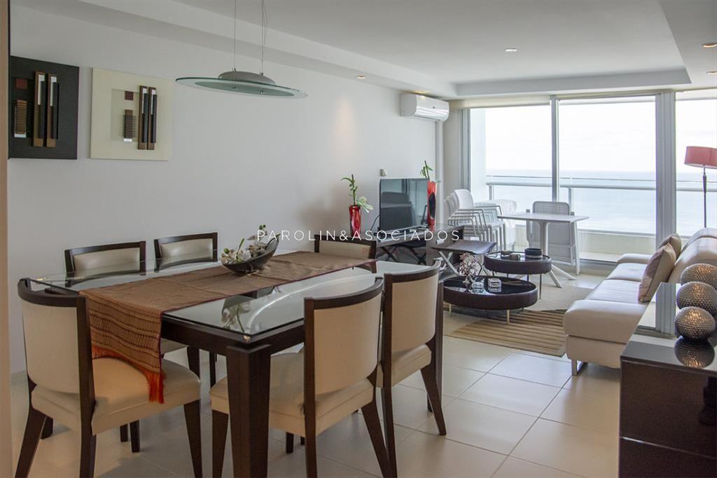 Vende apartamento de 2 dormitorios en suite en