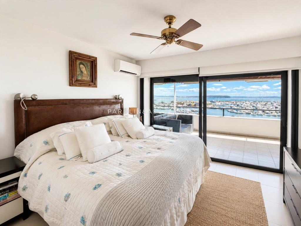 Apartamento en venta de 3 dormitorios en edificio Portofino