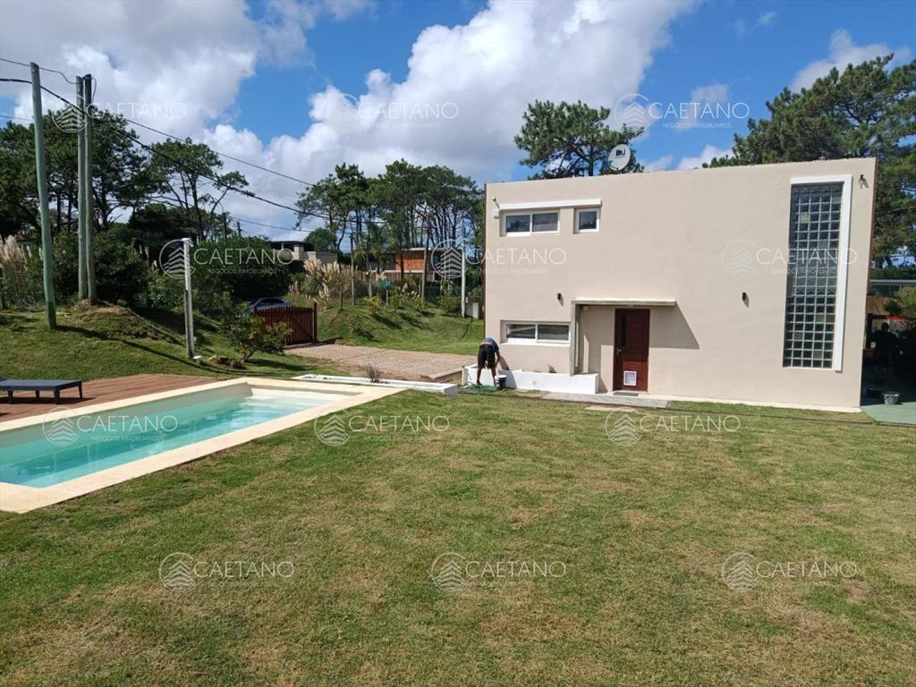 Casa en venta de 3 dormitorios con piscina en en