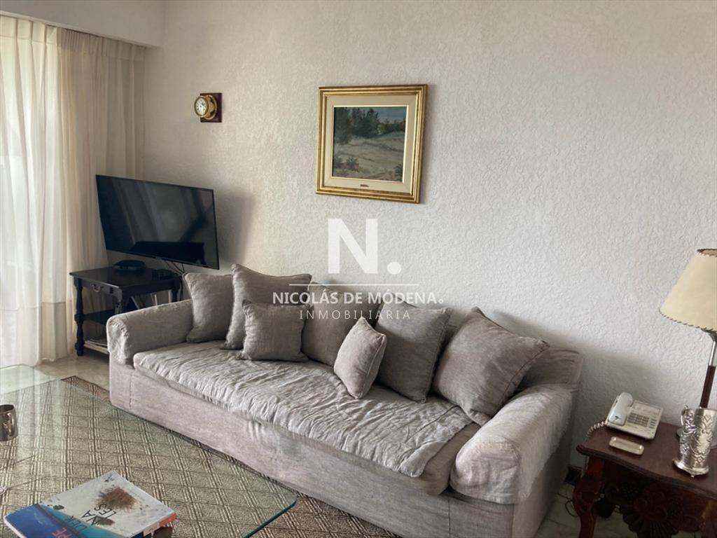 Apartamento en Venta de 3 Dormitorios con 3 en -