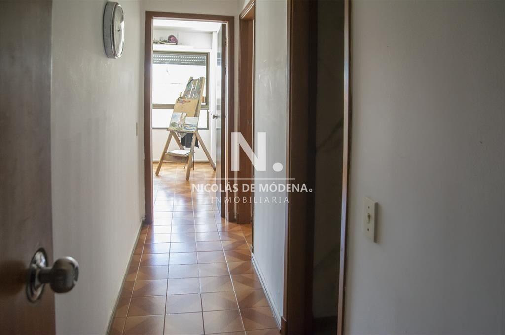 Amplio apartamento en Península, a pasos del mar de 3 dorm