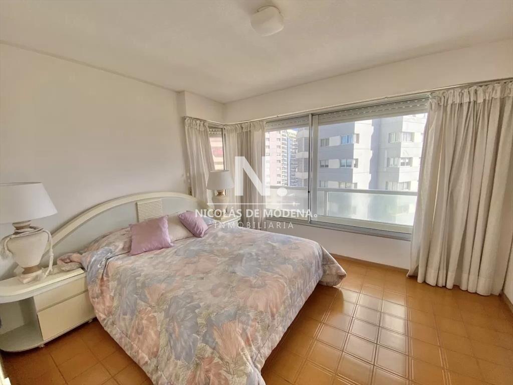 Oportunidad única en la prestigiosa Torre Marina, un espac