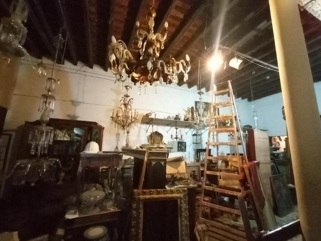 Local -Ideal Inversor,  a reciclar con potencial en Bartolo