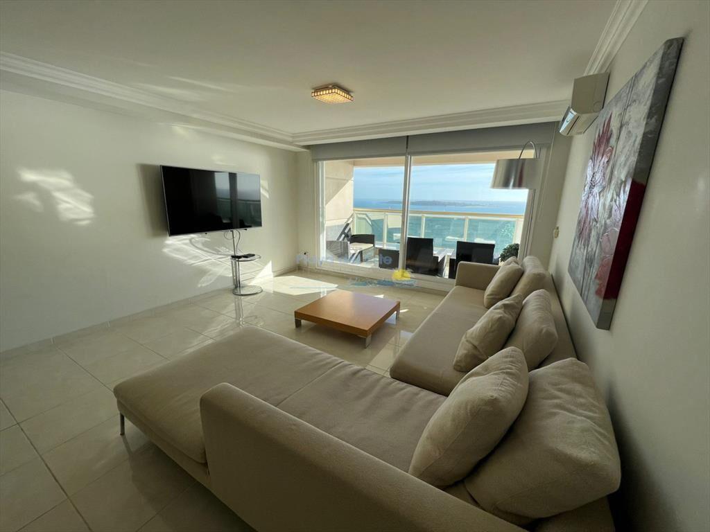 Apartamento de 3 dormitorios en Le Jardin , Punta