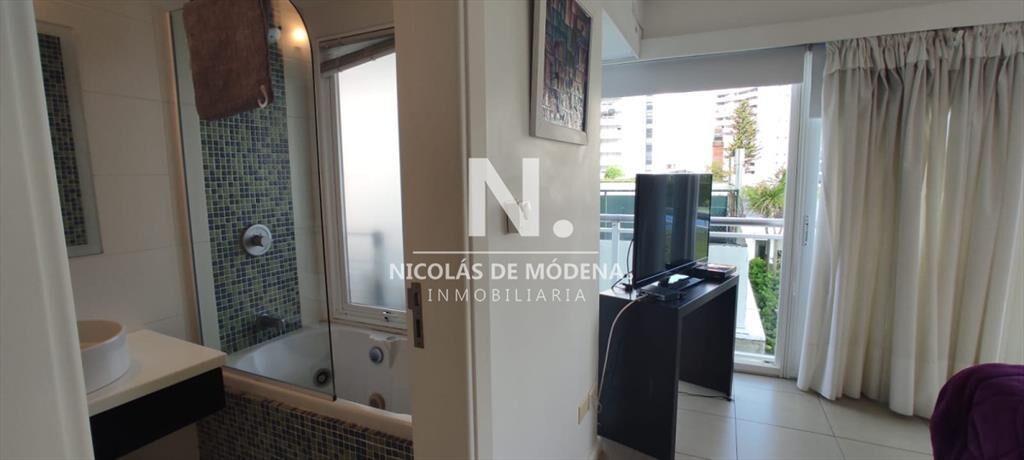 Apartamento en Brava, 3 dormitorios *