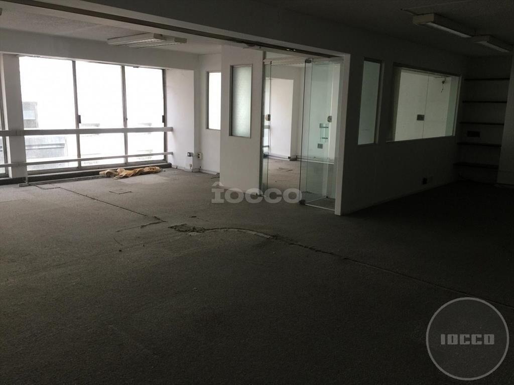 OFICINA EN CIUDAD VIEJA -  2° PISO "EDIFICIO PRESIDENTE" -