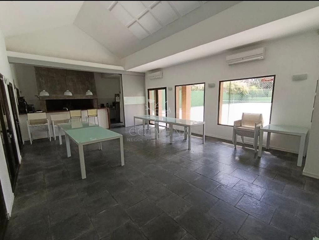 Casa en Barrio privado con piscina y cancha de