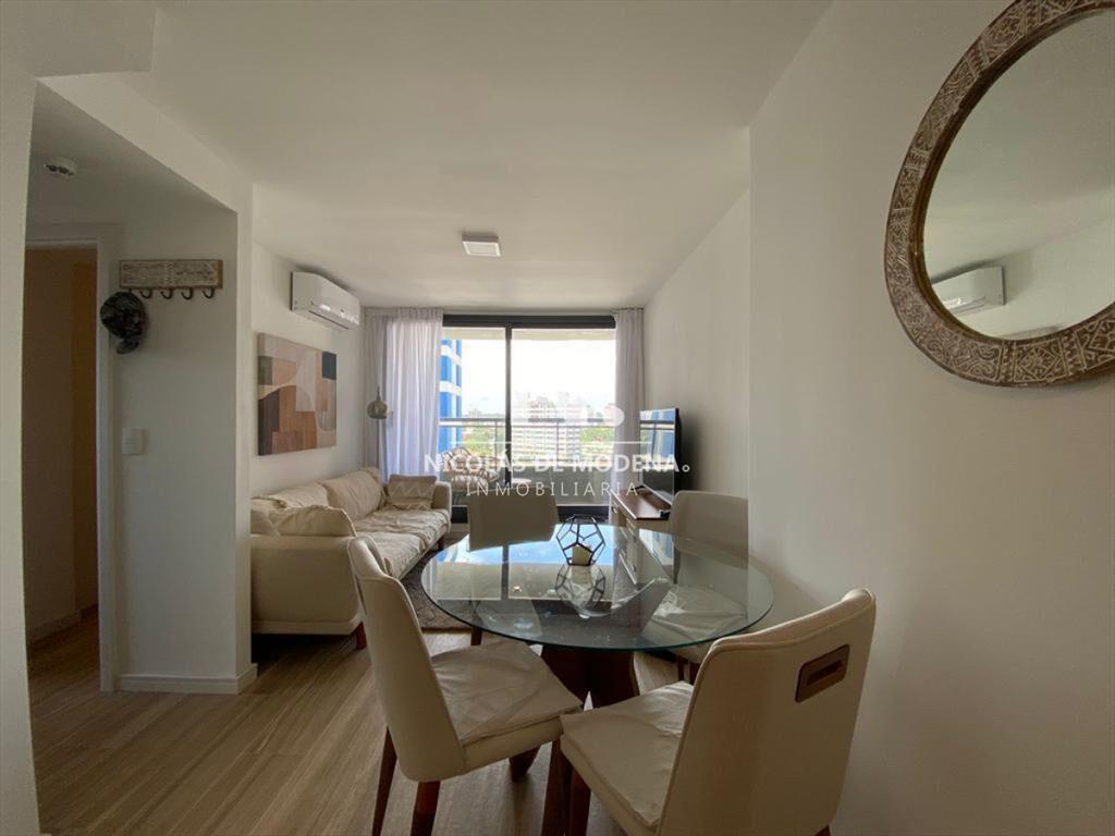 En venta, apartamento comodo de 2 dormitorios, en