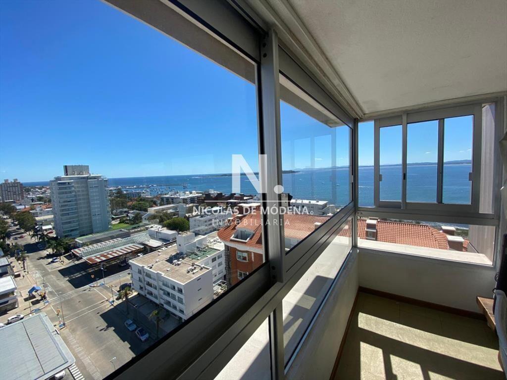 Apto en Peninsula de 3 dor, 3 baños cocina con
