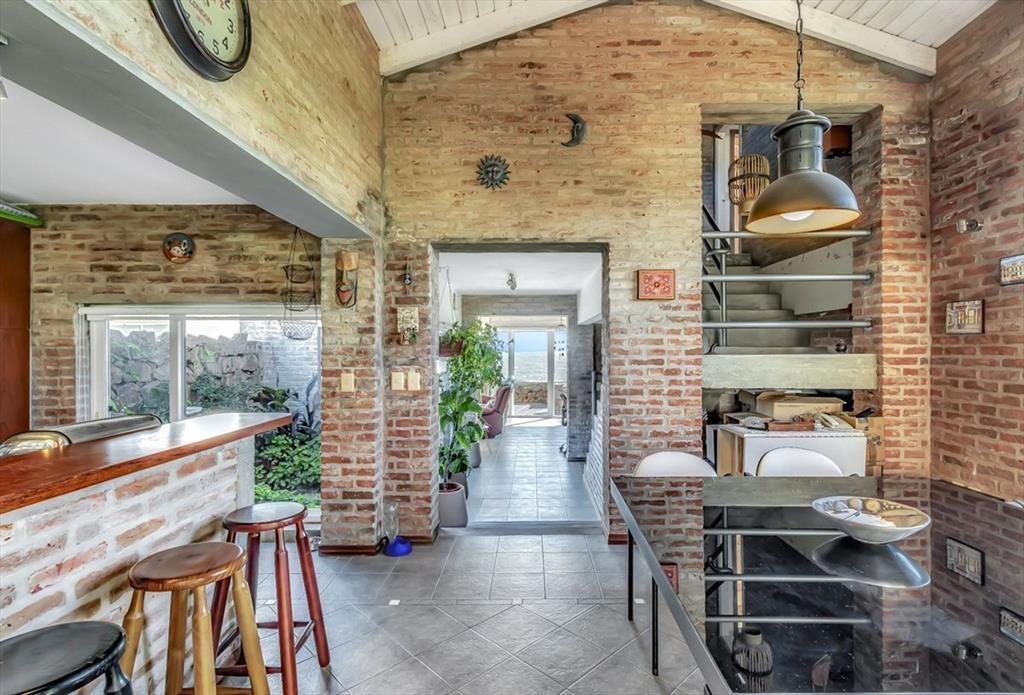 Casa en venta frente al mar en Piriapolis