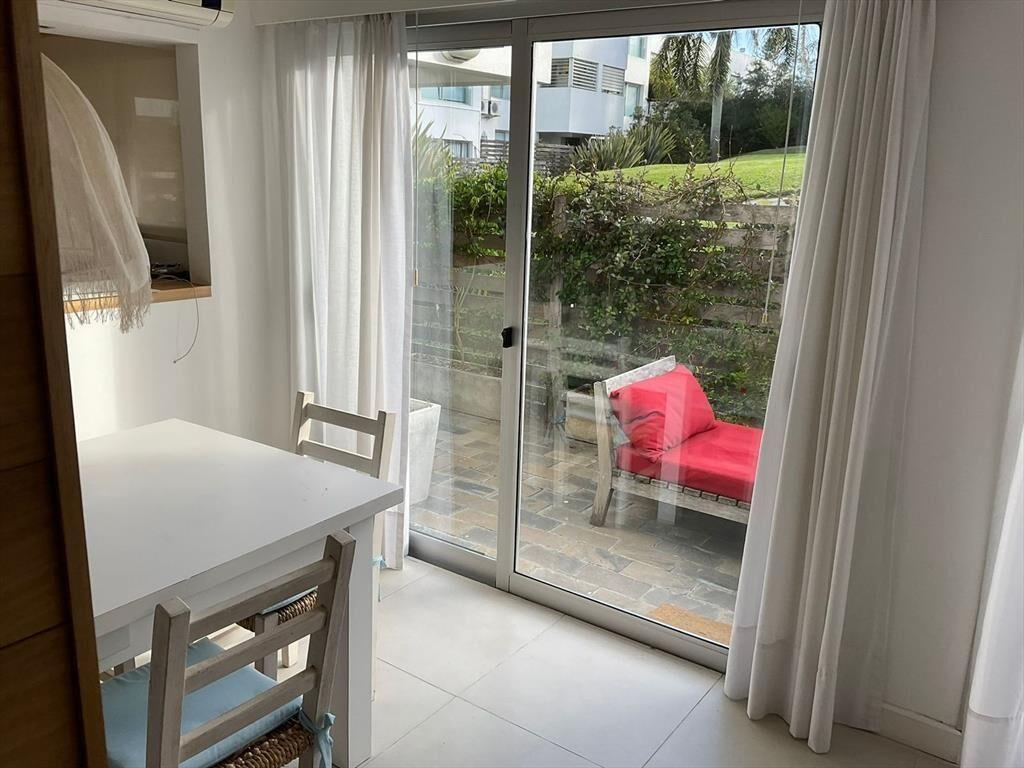 Alquiler Montoya, 2 suites y media, piscina mucama