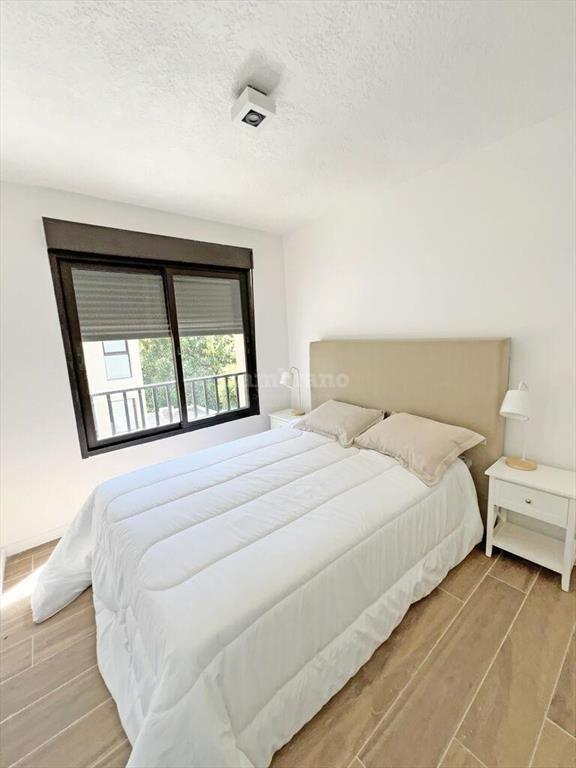 Venta de apartamento con jardín a estrenar.