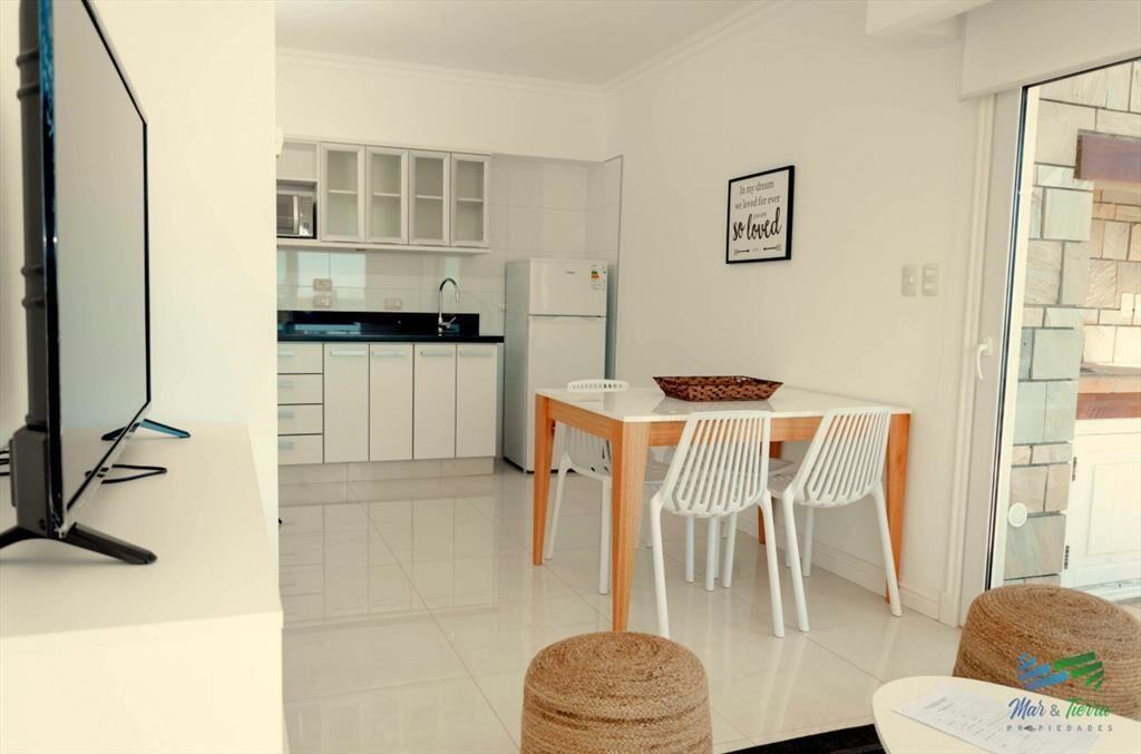 VENTA de Pent Huse sobre playa Mansa de 4 suites