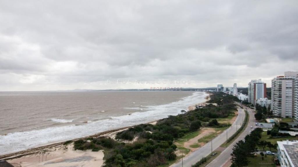 Departamento de 3 Dormitorios en Coral Tower, del
