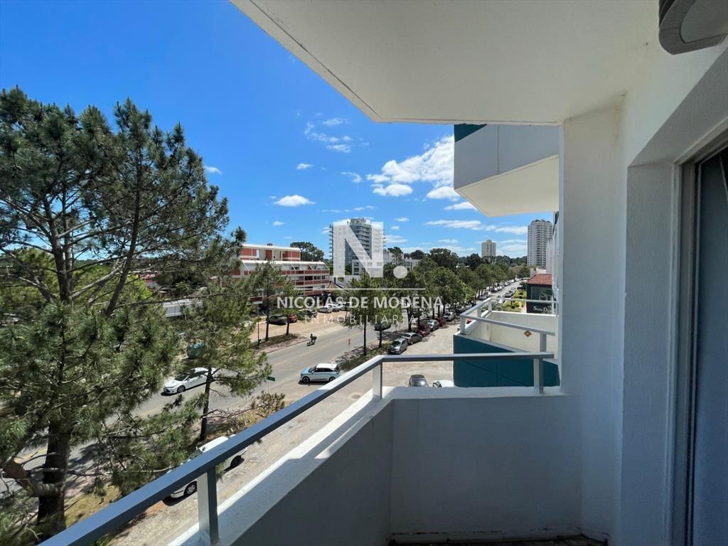 APARTAMENTO EN PUNTA DEL ESTE