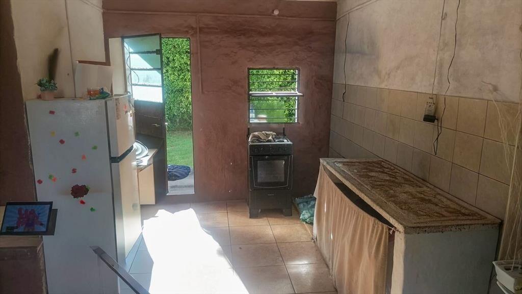 CASA CON GRAN TERRENO