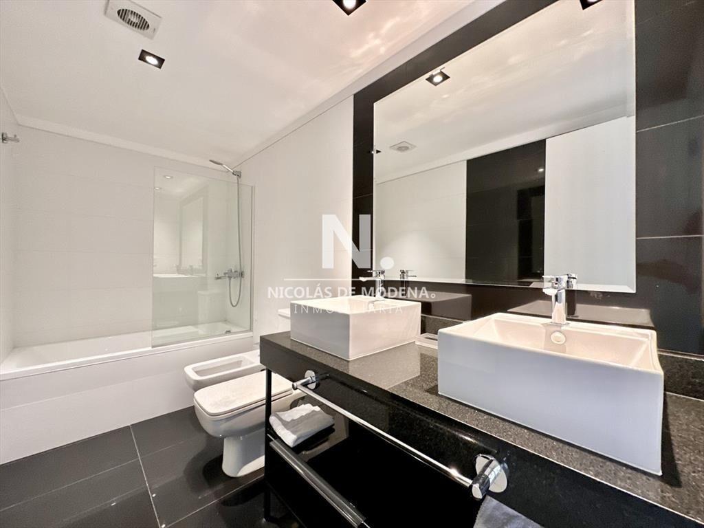 Vende apartamento en Mansa, Punta del Este de 3 dormitorios