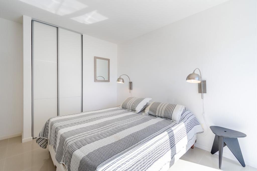 Moderno Apartamento de Dos Dormitorios en Venta Punta del E