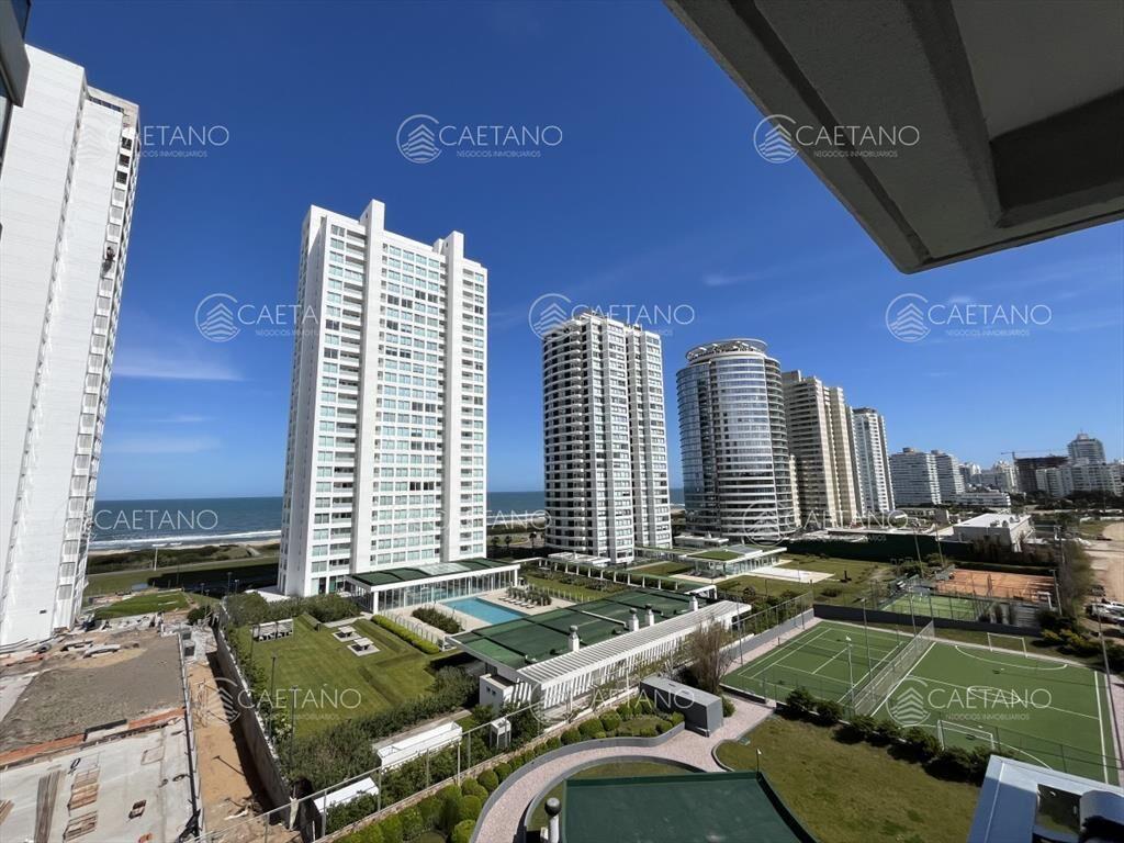 Venta apartamento en Punta del Este con vista al