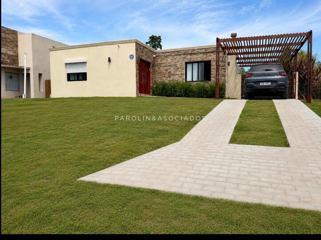 Casa en Venta 3 Dormitorios 2 BaÃ±os Piscina del