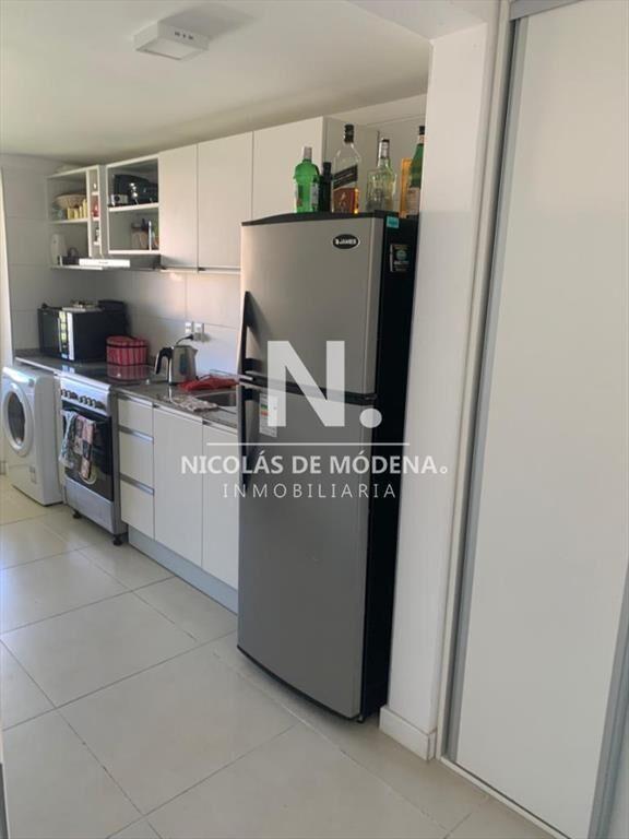 Vende apartamento con parrillero, de 3 dormitorios en playa