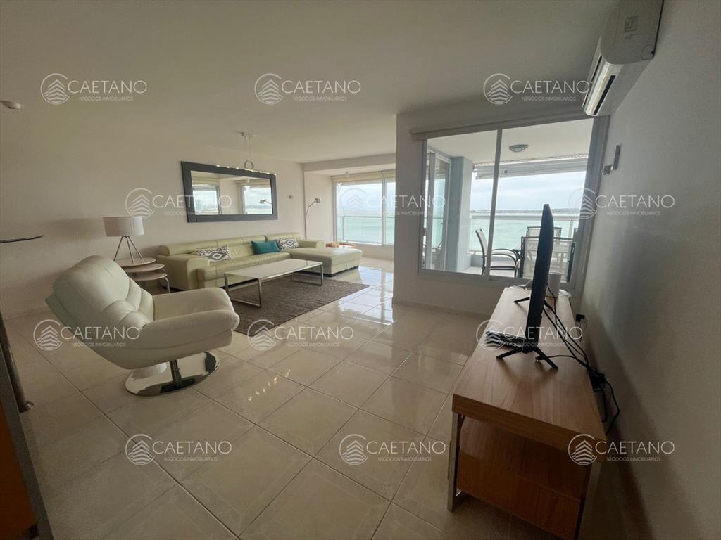 Apartamento en Venta y Alquiler, Mansa, Punta del