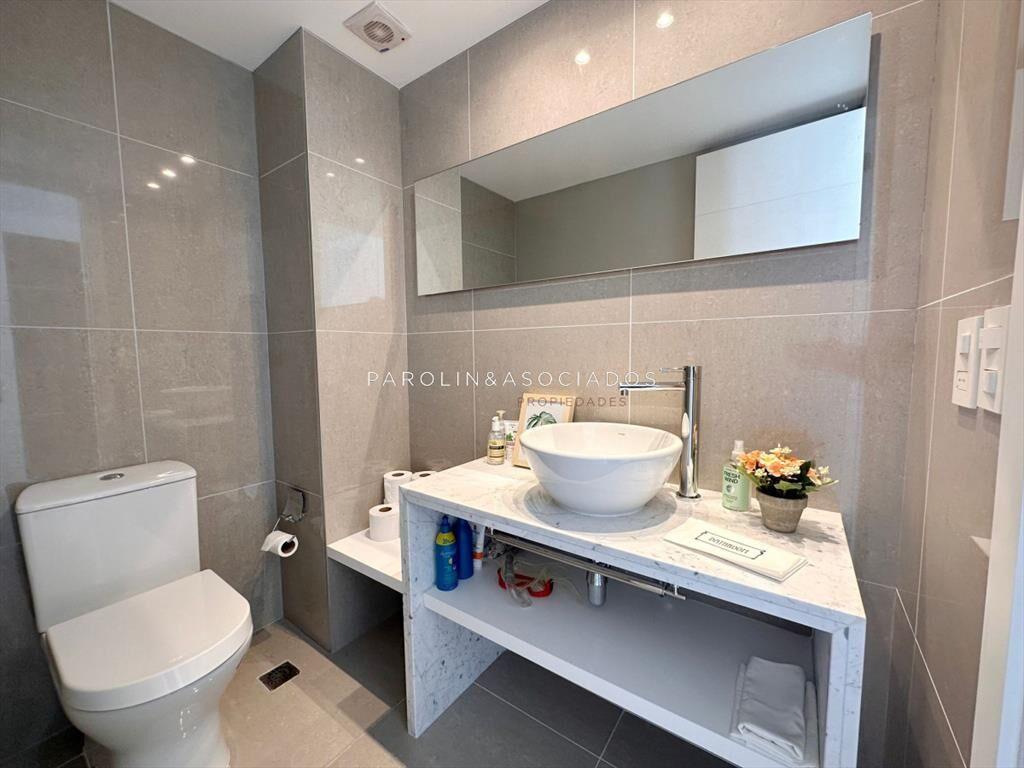 Apartamento de 3 dormitorios en suite en venta en Torre One