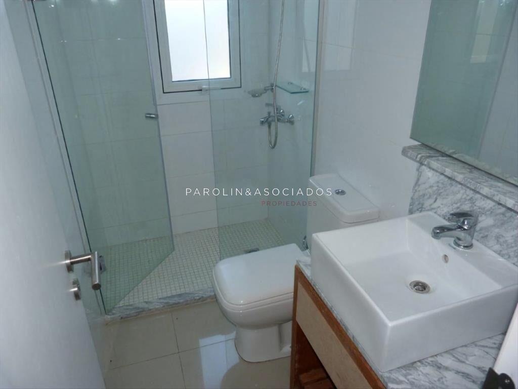 Preciosa casa en venta en Club del lago, Punta