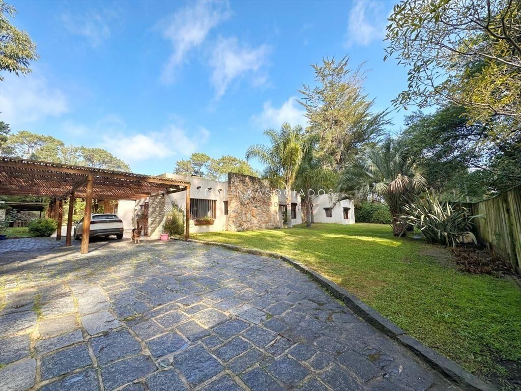 Hermosa propiedad en venta de 4 dormitorios en
