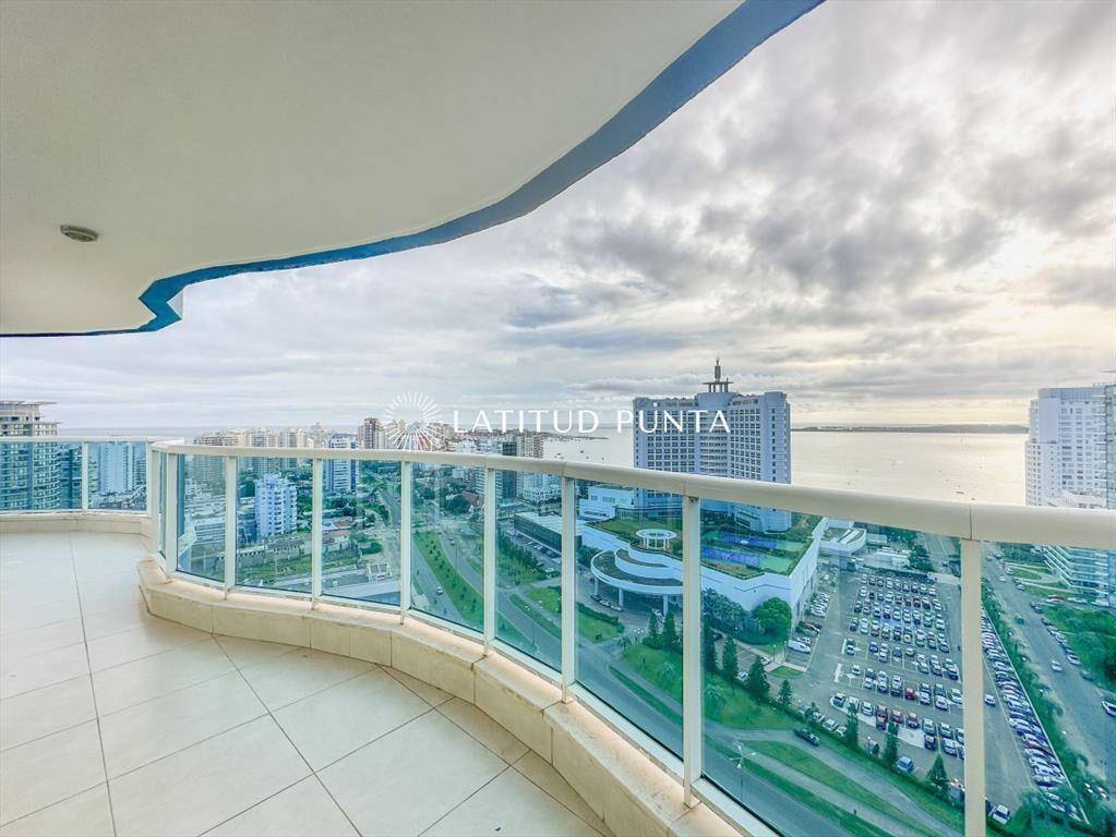 Apartamento de 3 suites más dependencia en Mansa