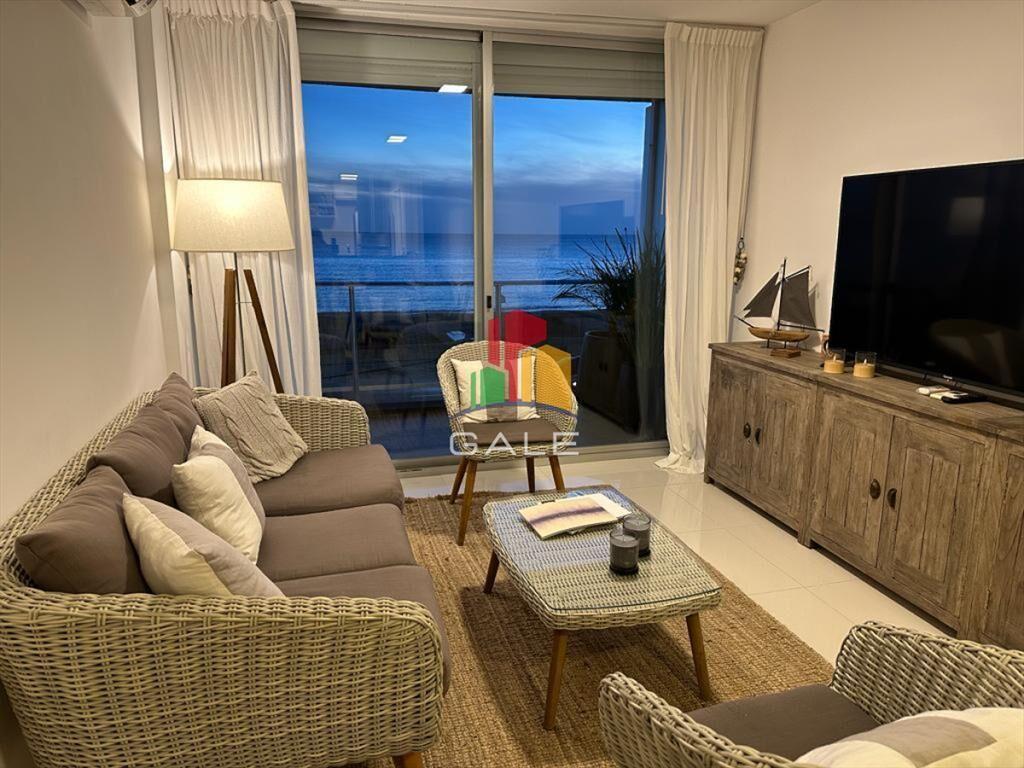 Apartamento alquiler anual frente al mar