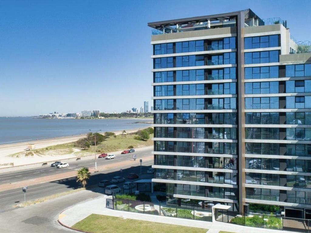 Apartamento en Venta con Patio 1 Dorm. Rbla. Malvín Montevi