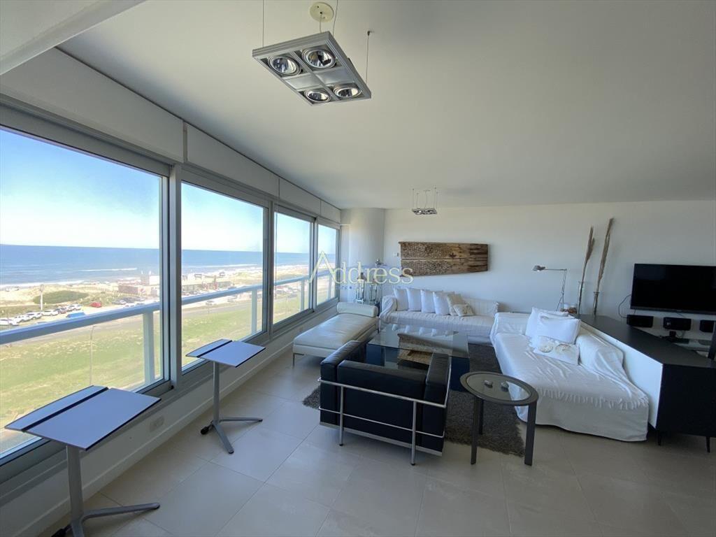 ¡Espectacular apartamento en primera linea frente a la bra