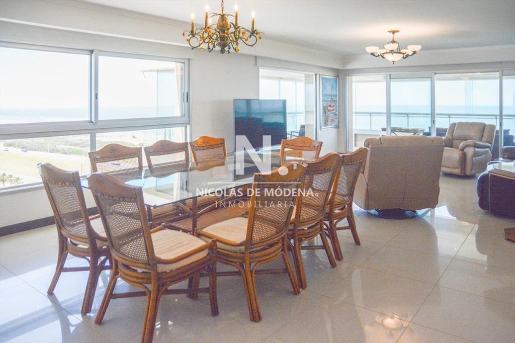 Vende departamento de 3 dormitorios en Brava del