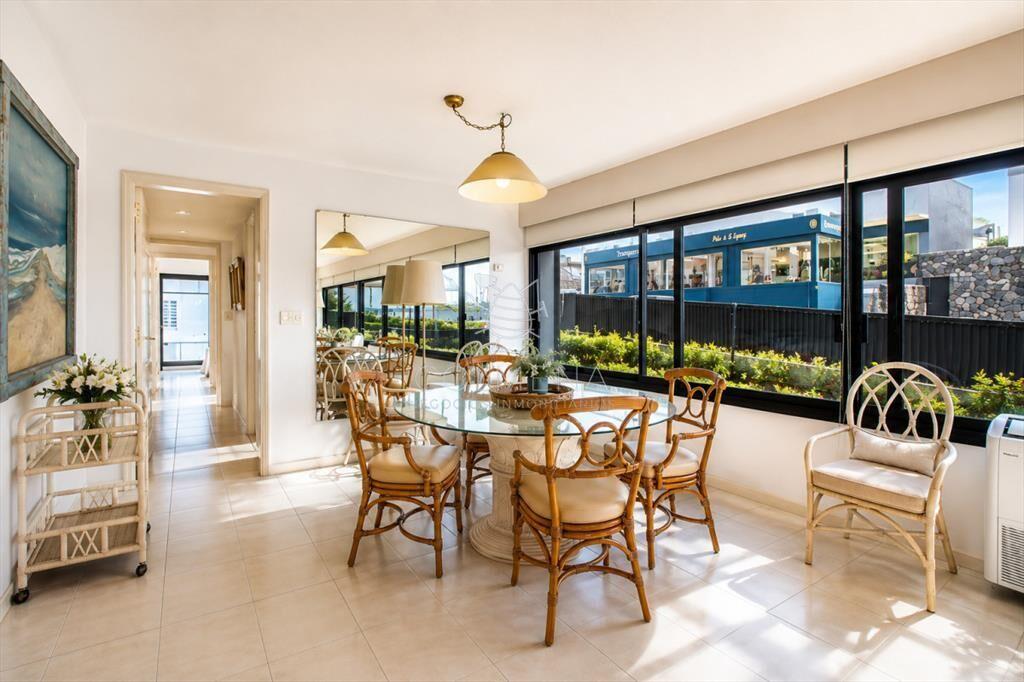 Sólido apartamento en venta, Península, Punta 3